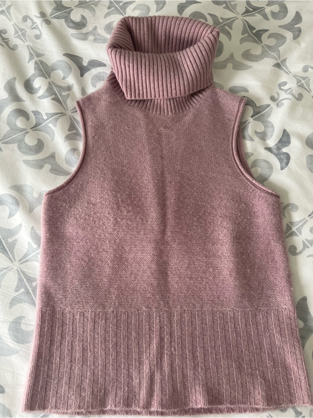 Theory Sleeveless Sweater (P)
